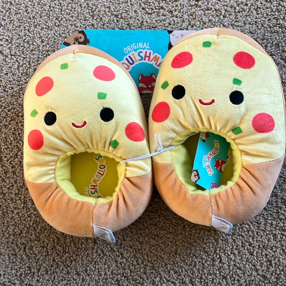 NWT squishmallows kids pizza slippers size 2/3